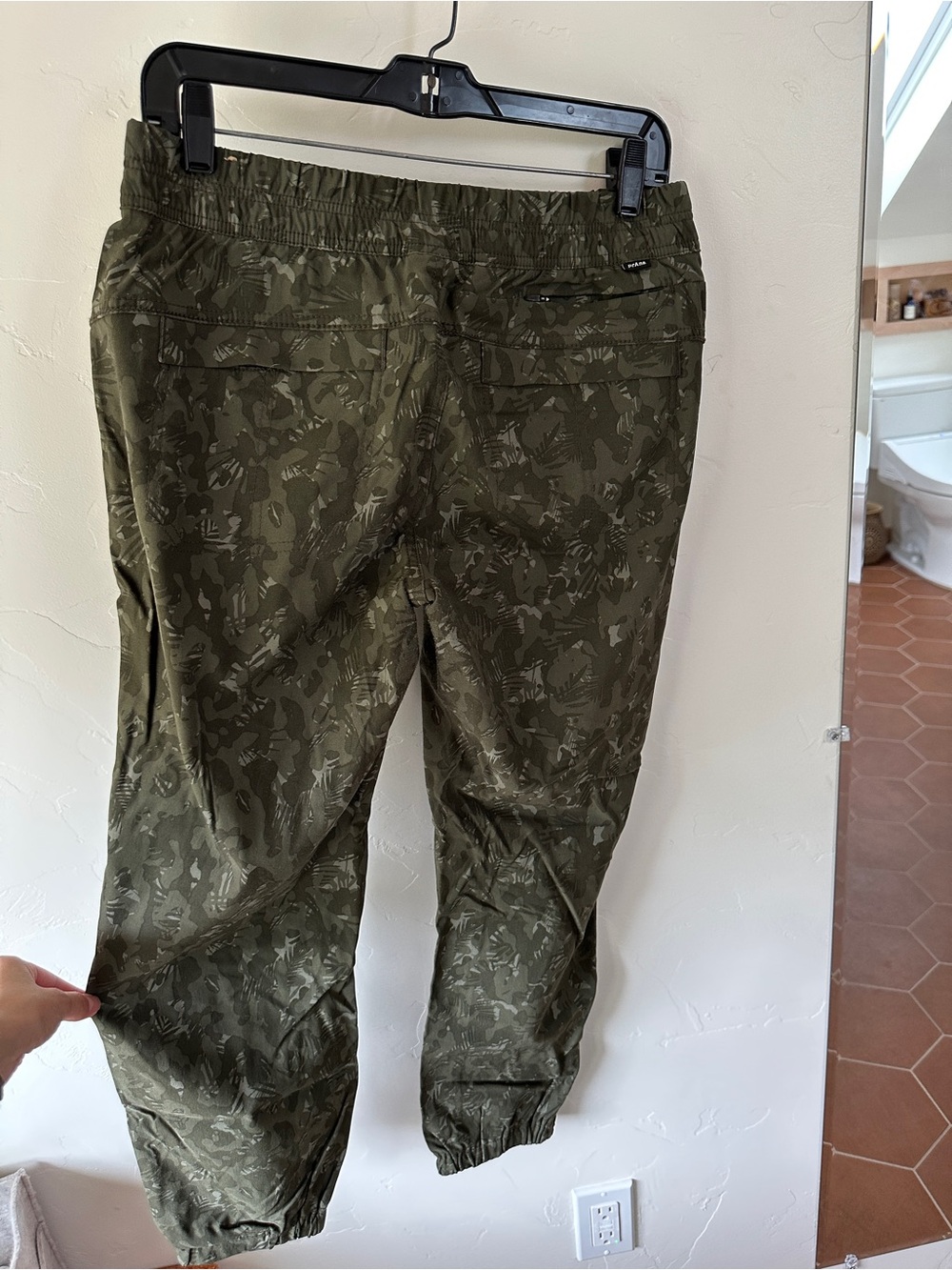 prAna Women’s Halle E-Waist Jogger II pants- size 10 - Picture 3 of 8